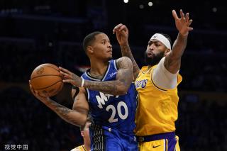 他都毫不退 他都毫不退