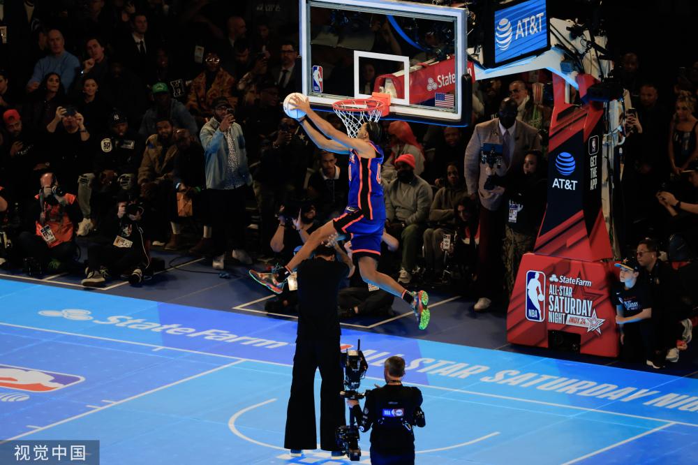 表现也引人 表现也引人