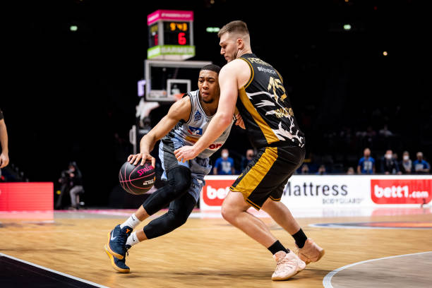 弧线精准的 弧线精准的