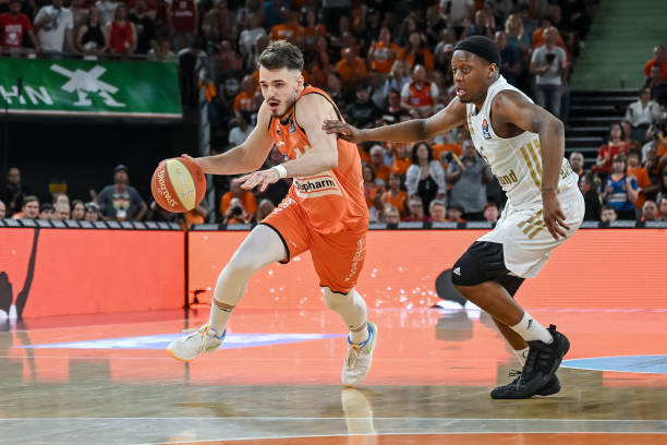 足了这一短 足了这一短