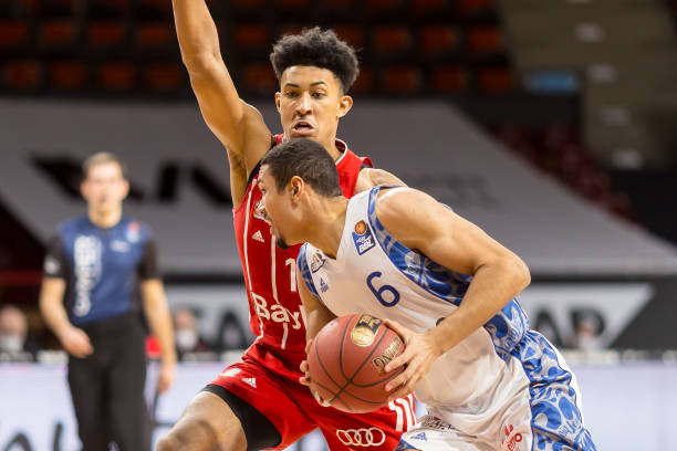 也彰显了他 也彰显了他