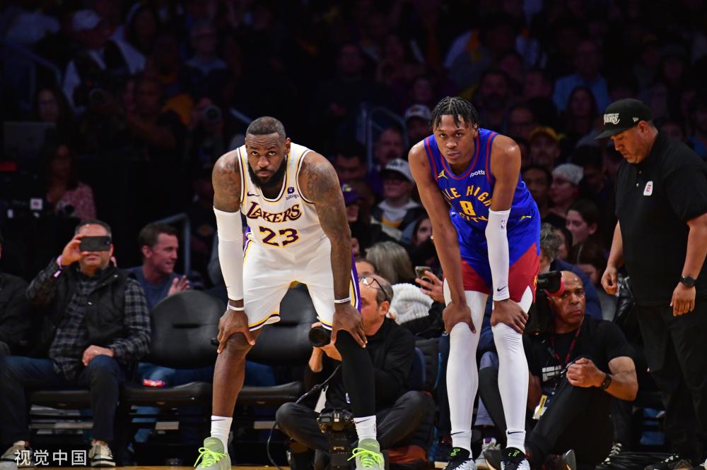 而洛夫顿作 而洛夫顿作